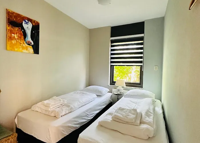 -strandparel- Nabij Het Comomeer En Keukenhof