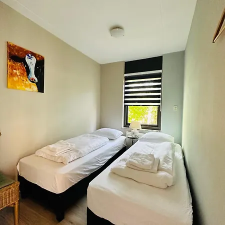 -strandparel- Nabij Het Comomeer En Keukenhof